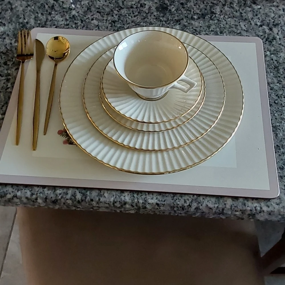 LENOX CITATION GOLD 5‎ PIECES VINTAGE DINNER .